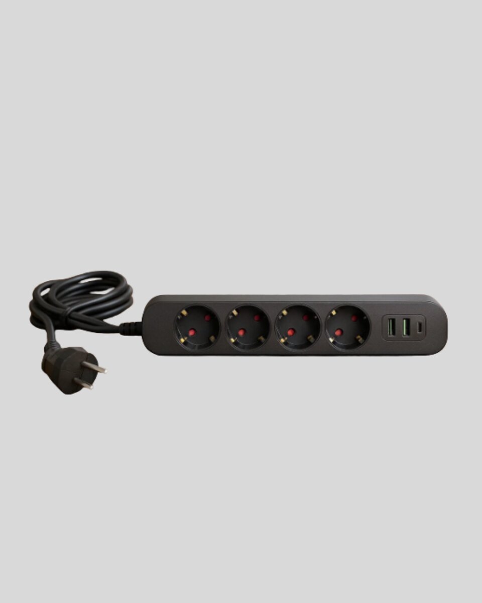 4’lü Çoklu Priz 2 USB Type-C Girişli Akım Korumalı Siyah