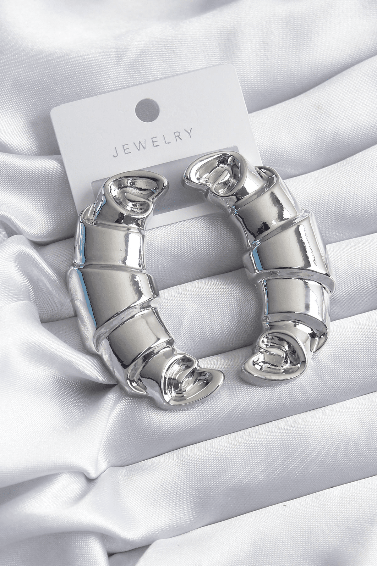 Pirinç Gümüş Renk Kruvasan Model Kadın Küpe 5886