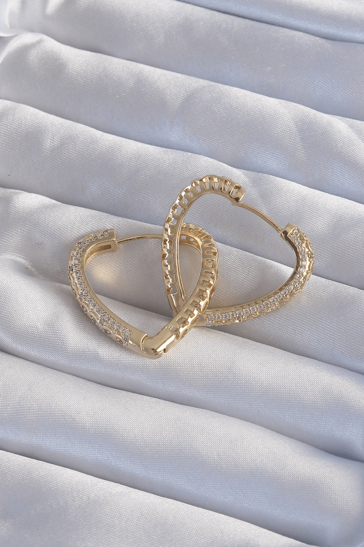 Pirinç Gold Renk Zirkon Taşlı Motifli Kalp Küpe 5886