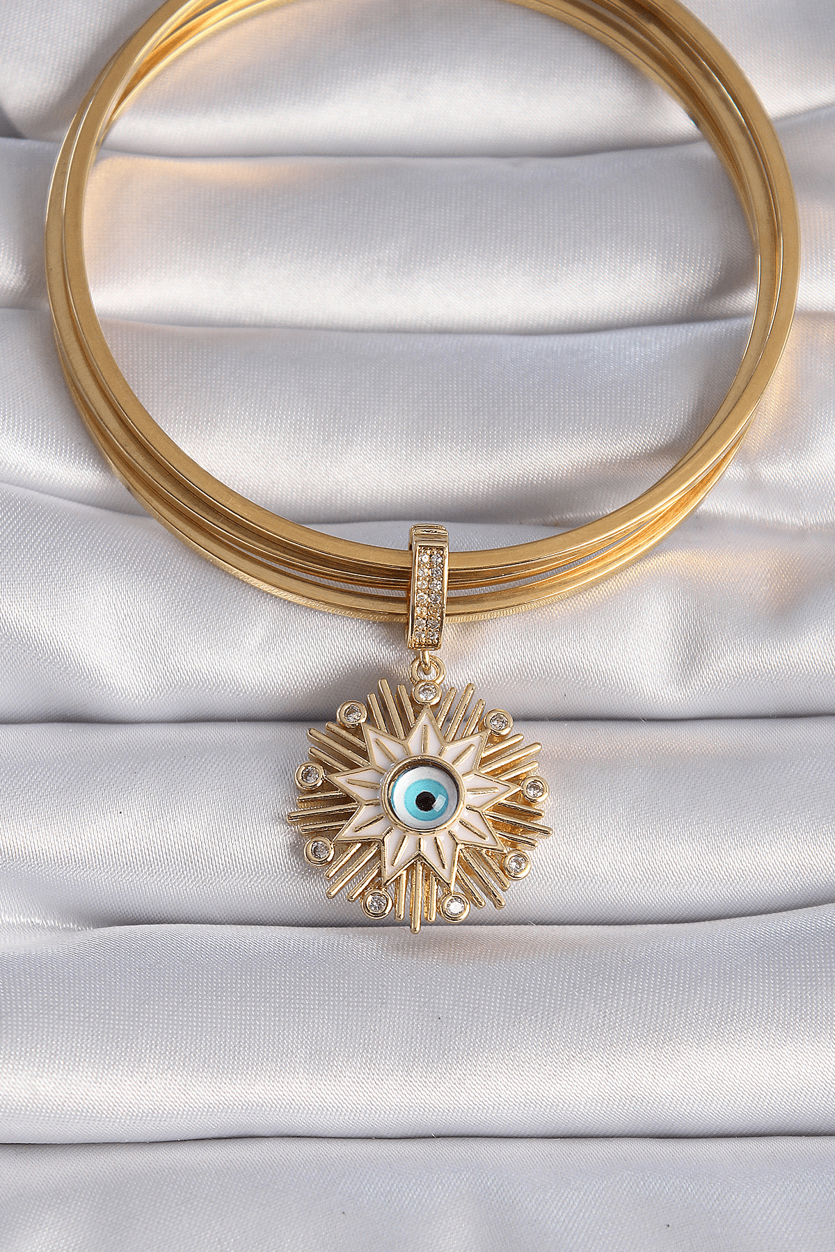 Pirinç Gold Renk Nazar Boncuklu Saçaklı Yıldız Figür Ajda Charm 5886