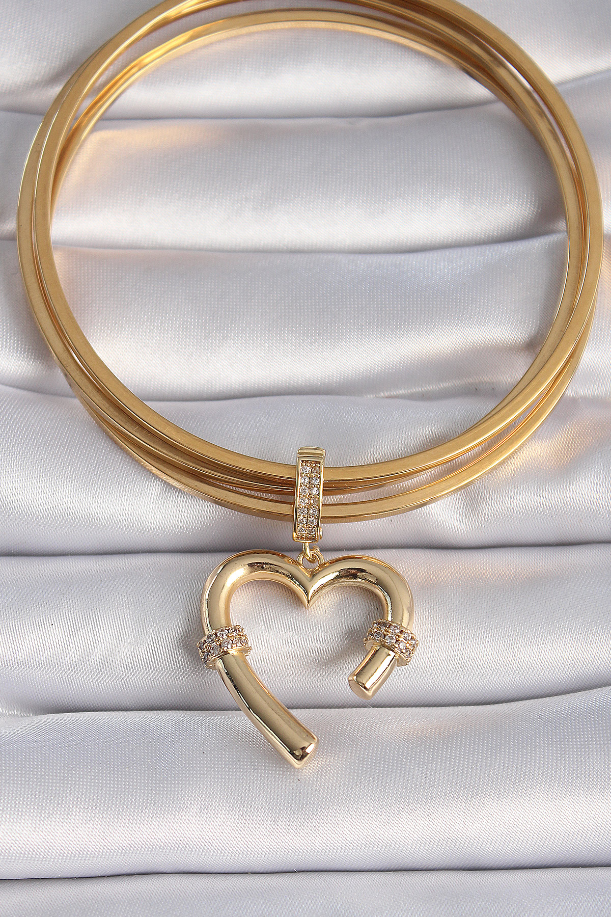 Pirinç Gold Renk Zirkon Taş Detaylı Kalp Figür Ajda Charm 5886