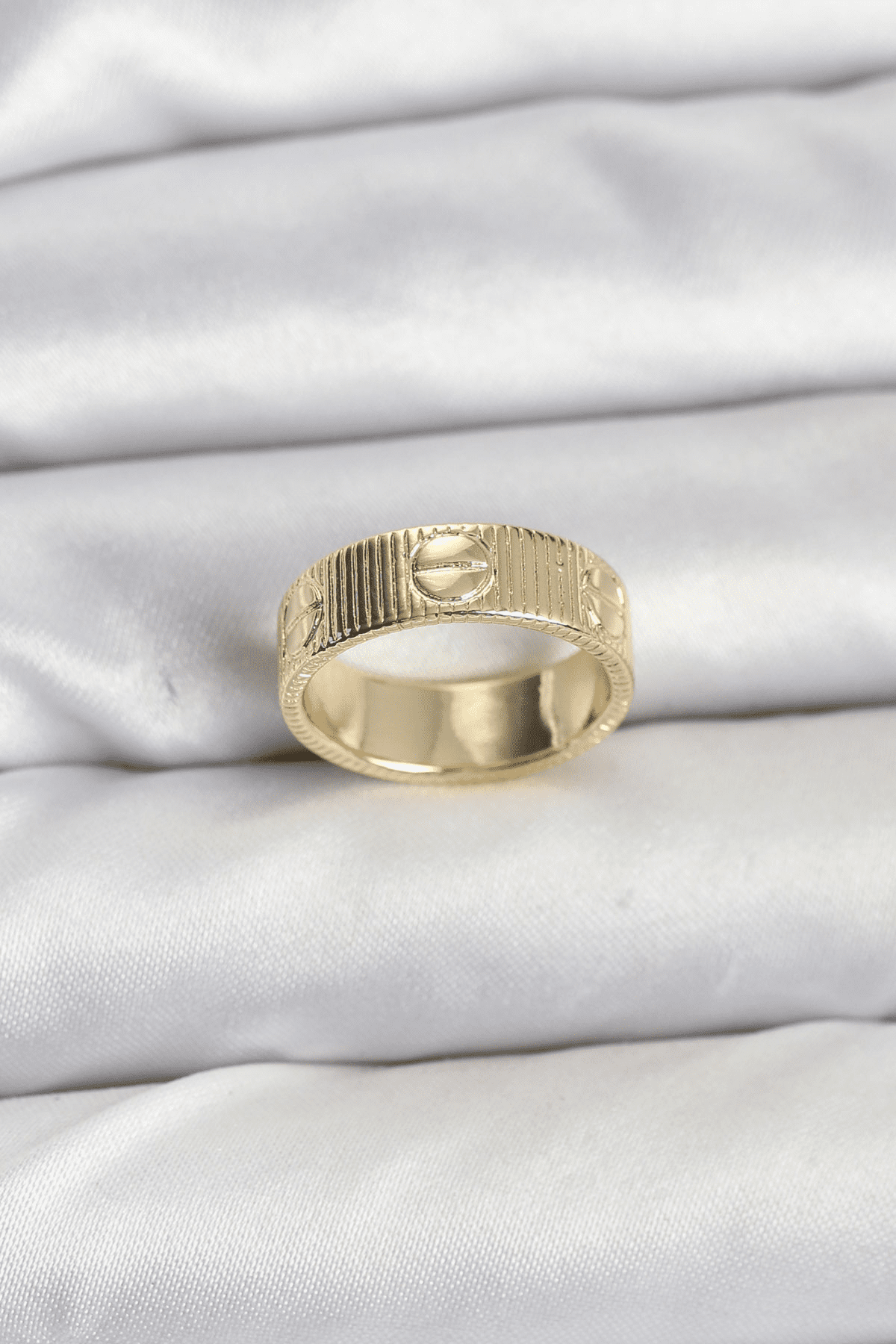 Gold Renk Model Kadın Yüzük 5886