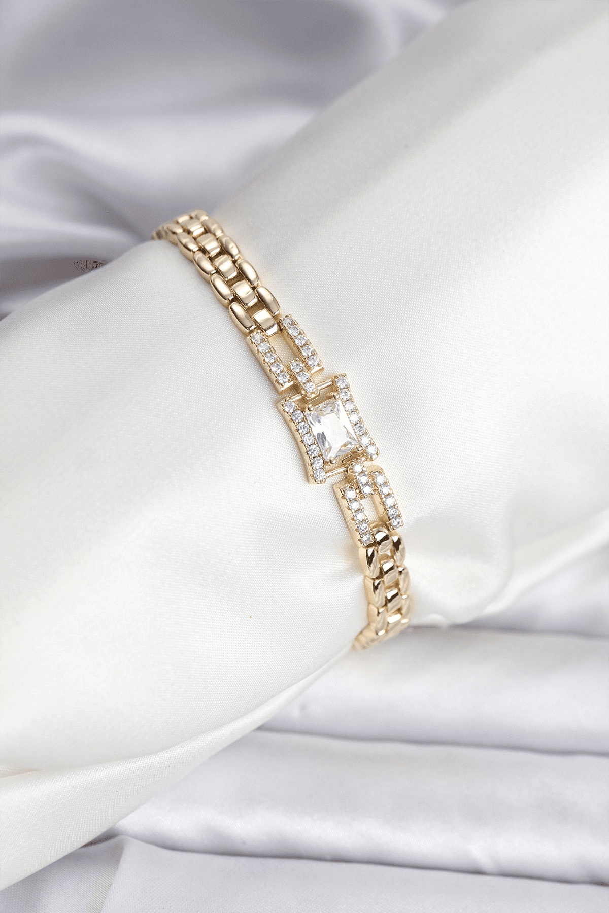 14K Gold Renk Kaplama Zirkon Kare Taşlı CM Kadın Bileklik 5886
