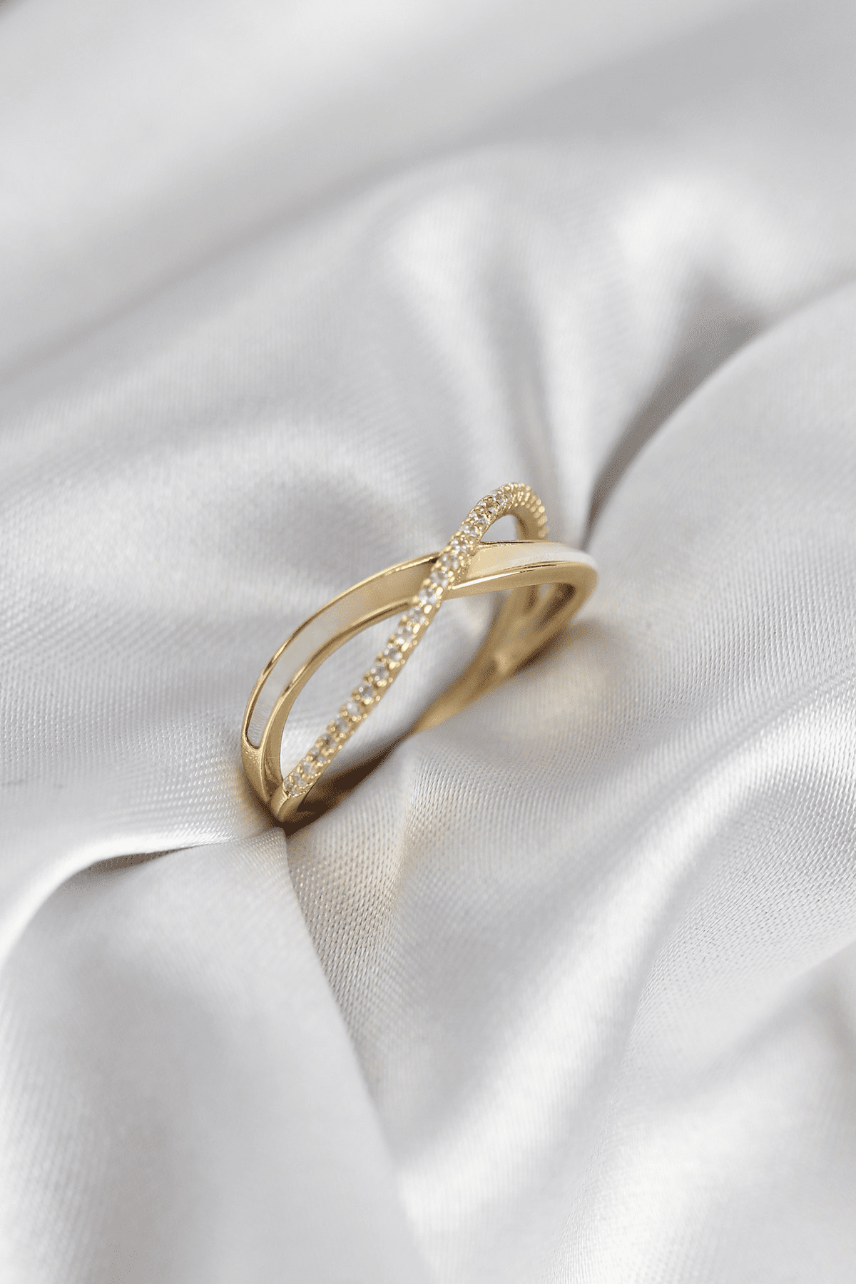 Zirkon Taşlı Sarmal Sedefli Gold Renk Kadın Yüzük 5886